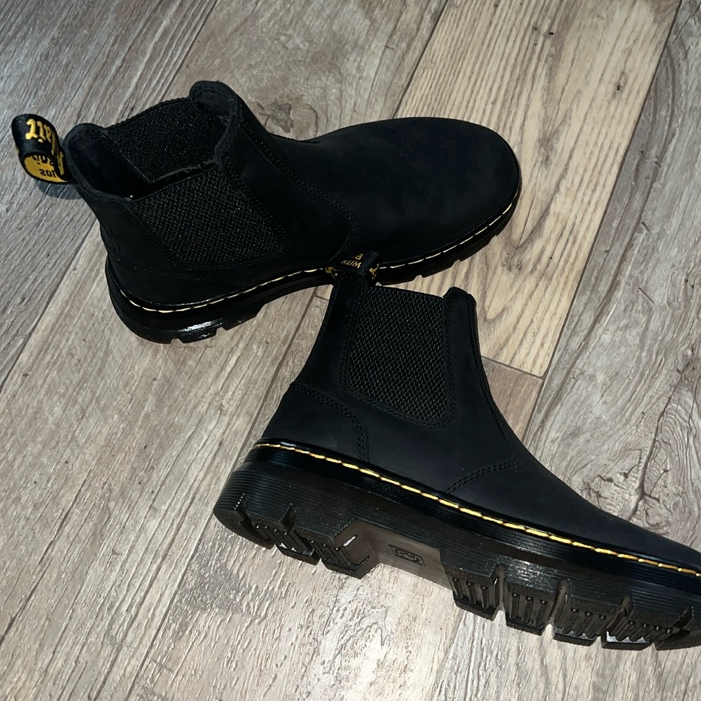 Dr. Martens Chelsea boot